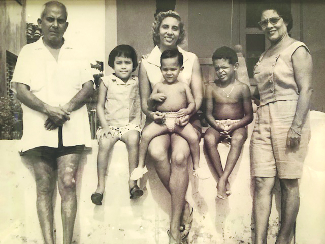 Oscar Nunez Family